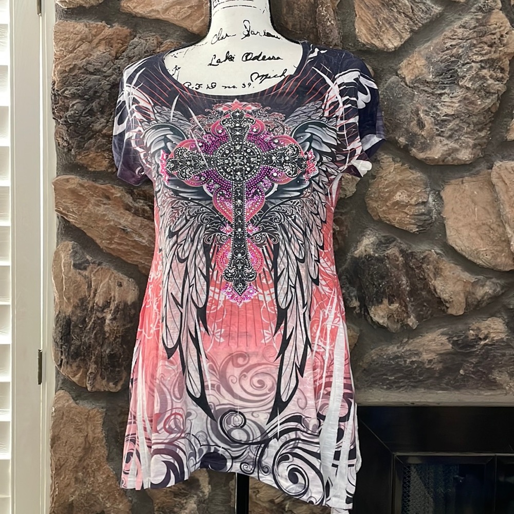 🎉HOST PICK🎉Vegas Royalty short sleeve with lace back design top